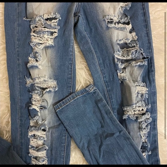 THREE distressed medium washed size 7 fashion nova jeans! - Picture 7 of 8